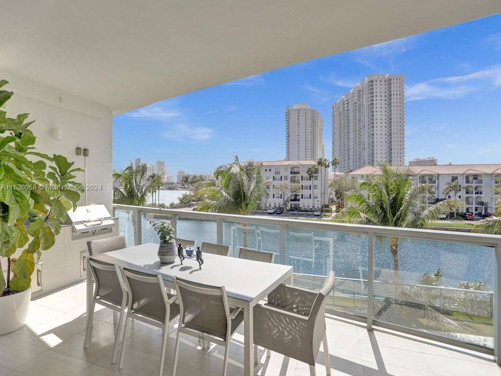 WOW ! IN FABULOUS ECHO AVENTURA GREAT LINE WITH THE MOST EXQUISITE DIRECT INTRACOASTAL CITY VIEWS TO TAKE YOUR BREATH AWAY.