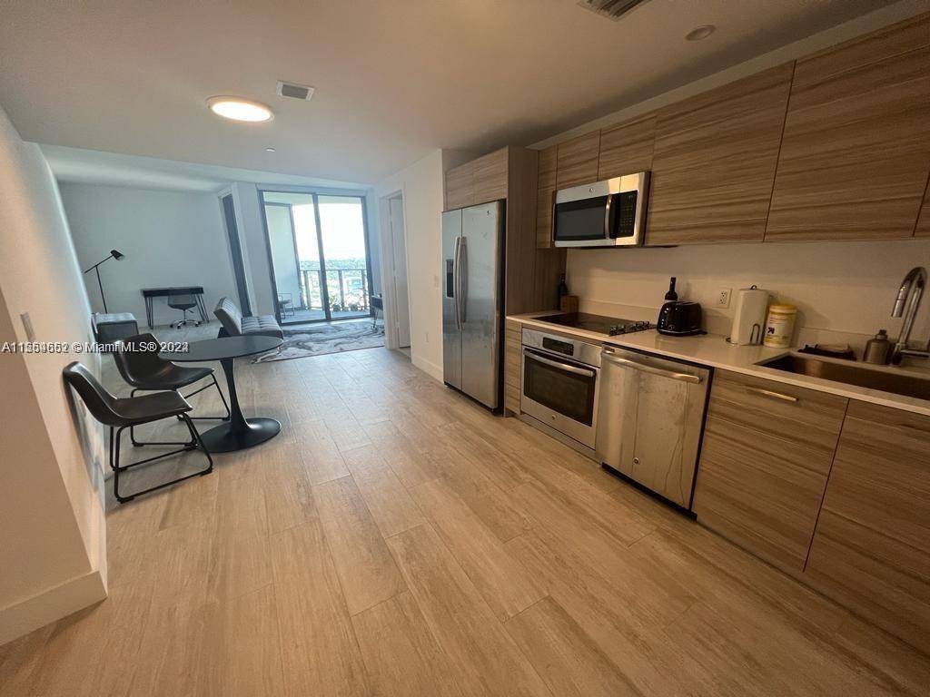Spectacular apartment 1 bed and 1 bath, in the heart of Midtown strategically located just minutes from the Design district, Wynwood, Brickel, Miami Beach and Downtown.