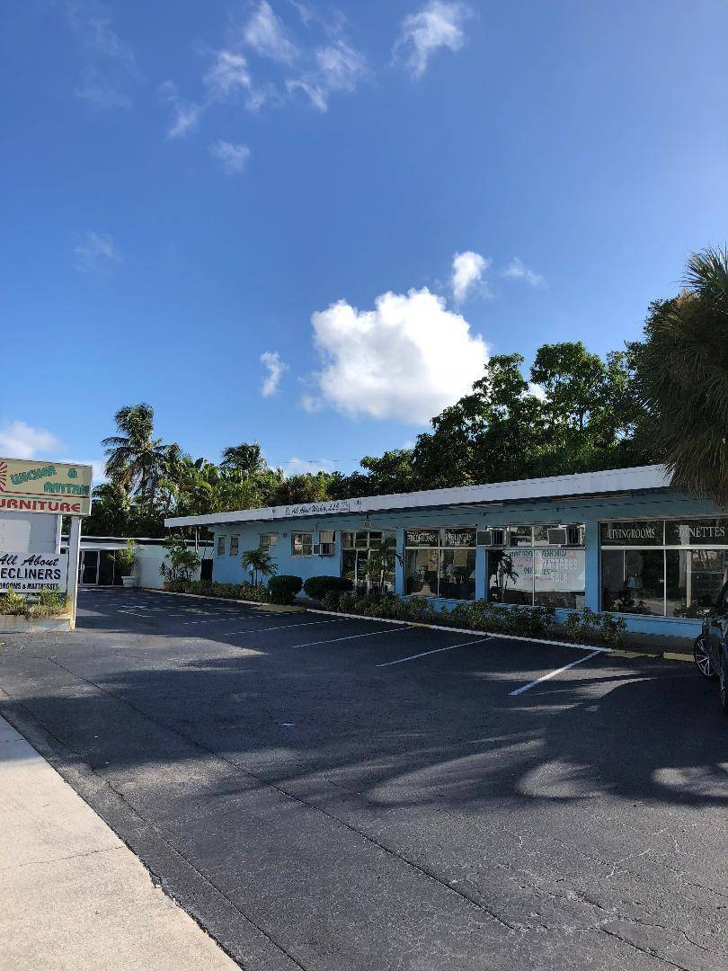 Excellent Retail, Medical or Office opportunity on US1 in Delray Beach.