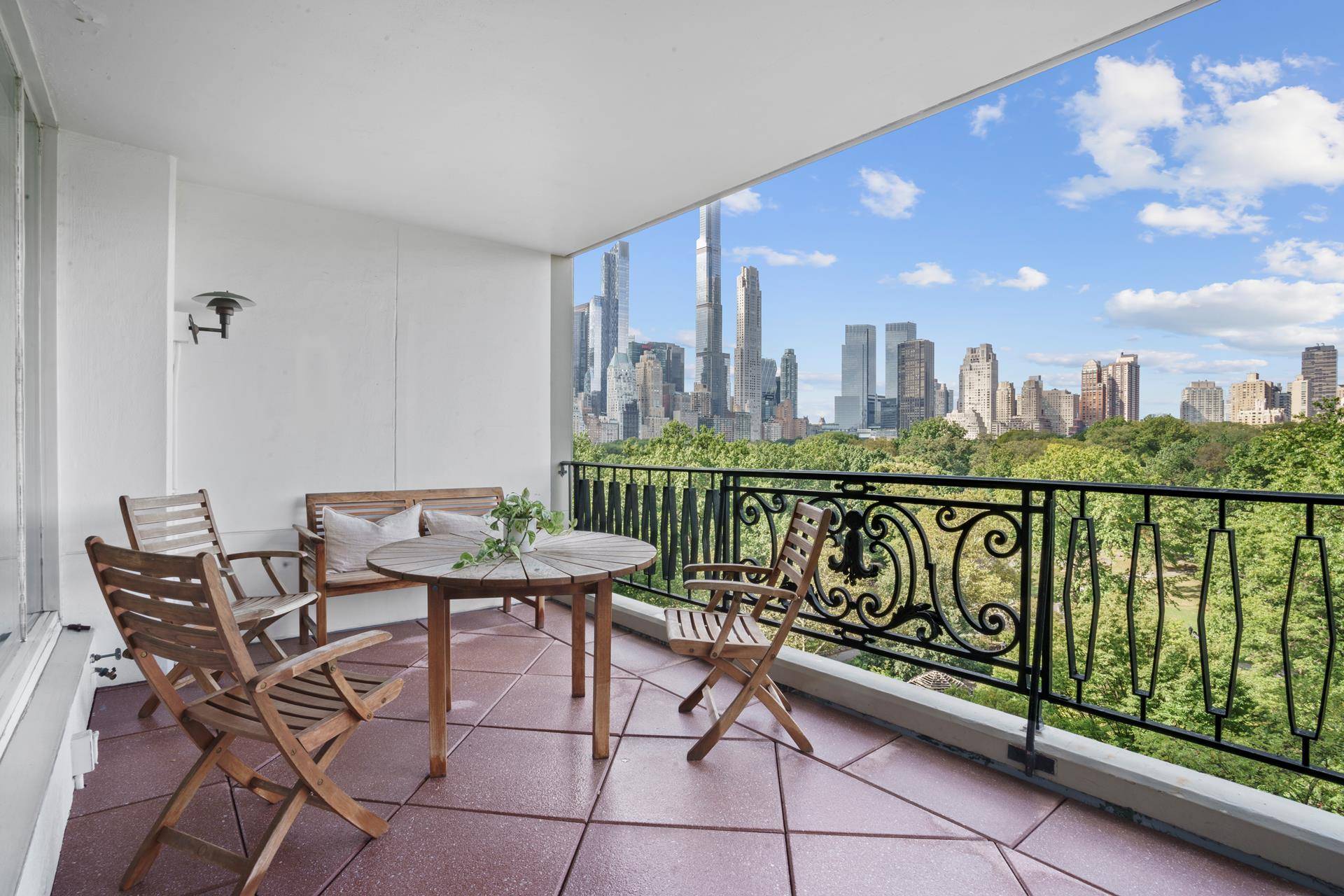 Stunning Central Park and city views from this full floor residence offering grand proportions with 3 4 bedrooms, 4.