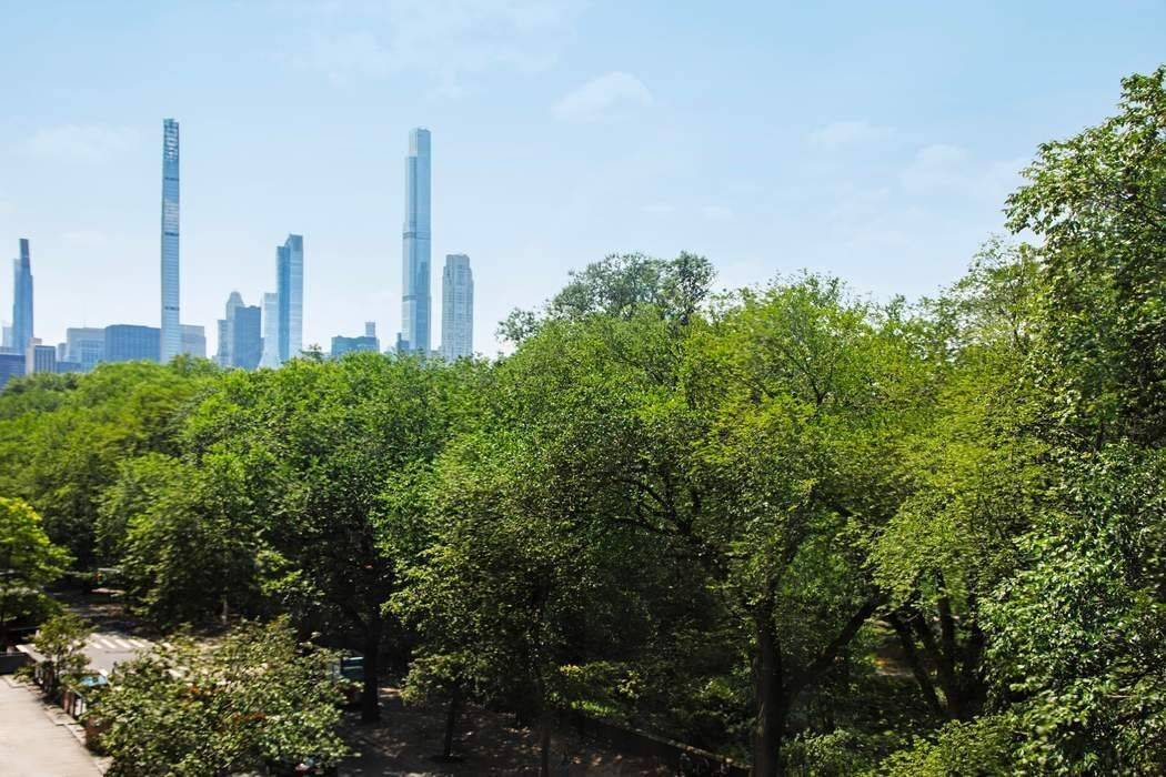 Perched above the treetops of Central Park, and situated at one of the city s most prestigious addresses, this glorious residence is offered to the market for the first time ...