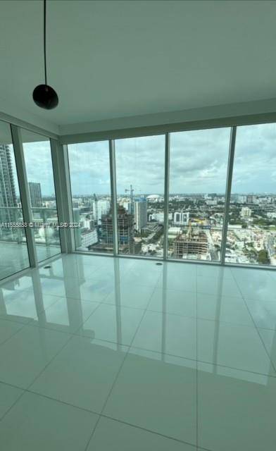 Amazing loft style high floor 2 bedroom, 2 bathroom in Ten Museum Park, one of the most desirable luxury buildings in Downtown Miami.