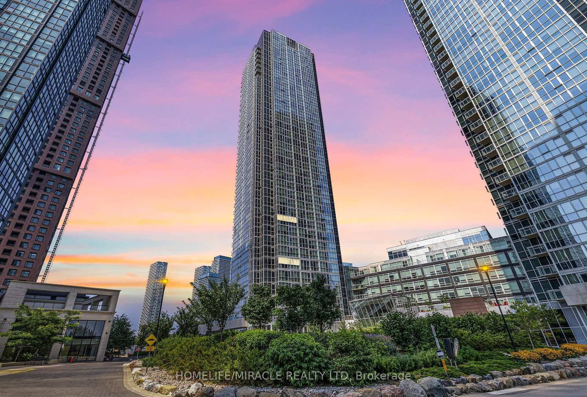Absolutely stunning 2 bedroom den condo with 2 full bathrooms, 851 sq.