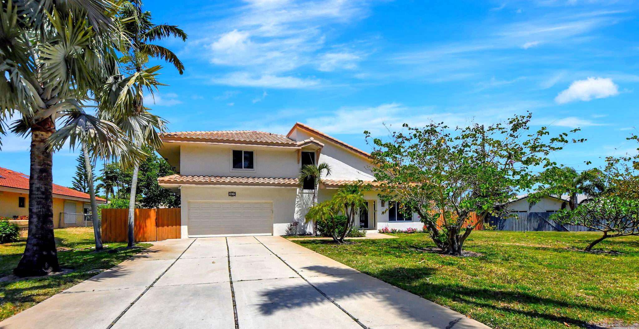 Welcome to your ideal East Boca Raton retreat !