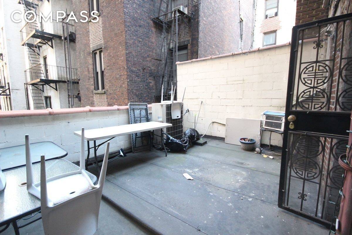 Amazing Deal 3 Bedroom in Prime Murray Hill Location !