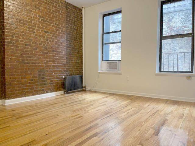 EMAIL FOR FAST RESPONSE PRIME LOCATION WEST 71ST STREETSpacious 2 bedrooms with separate living room Kitchen on prime Columbus Ave !