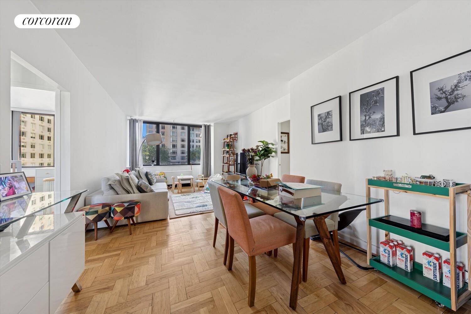 Elegant 2 Bedroom, 2 Bathroom Residence in the Heart of Lincoln Square Welcome to Apartment 10D at 62 West 62nd Street a beautifully appointed two bedroom, two bath home offering ...