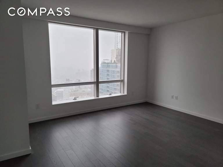 Enjoy an exquisite Brooklyn living at its finest in this high floor studio home at Brooklyn Point, a full service, amenity rich luxury condominium surrounded by the best shopping in ...
