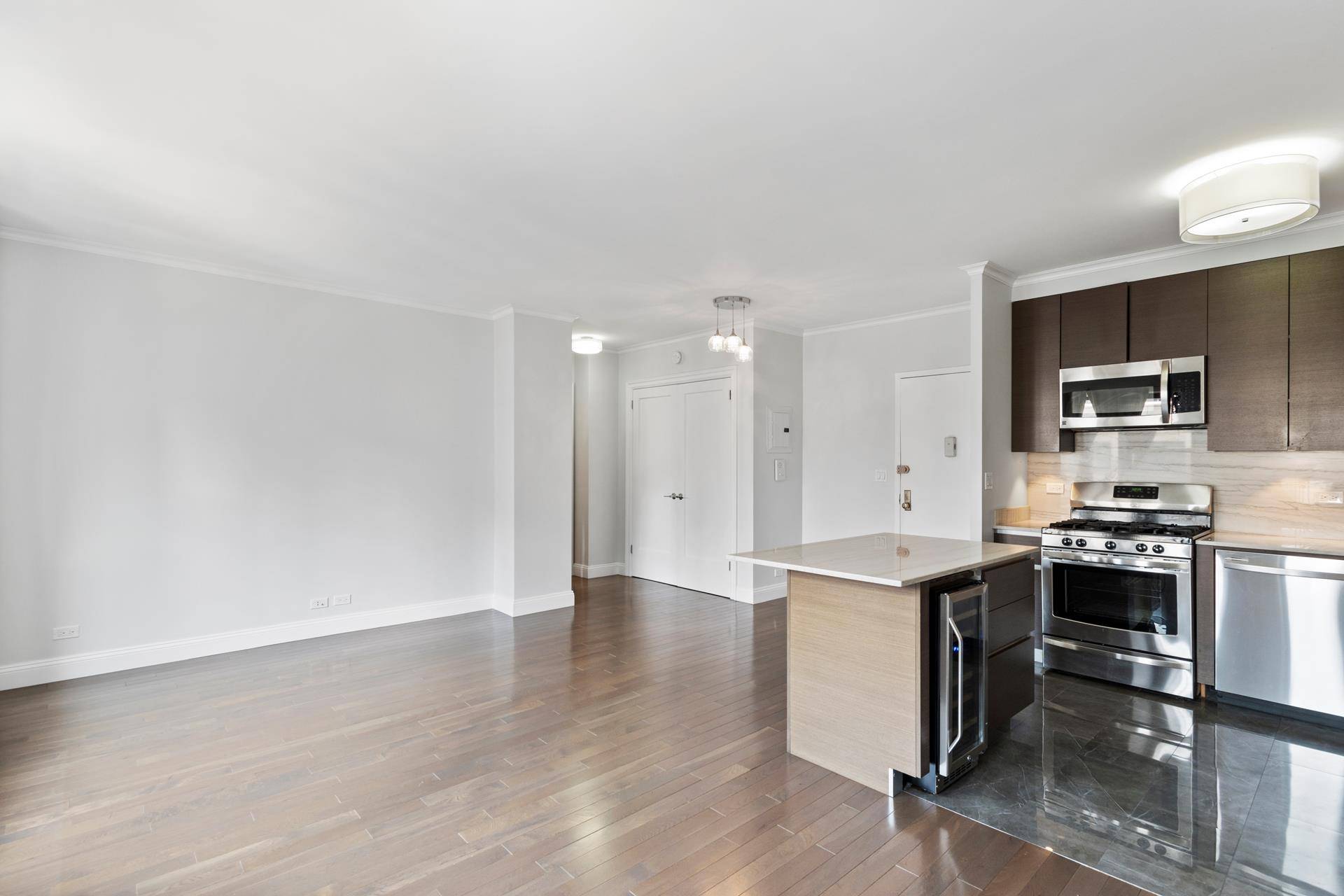 JUST LISTEDXXX MINT 1 Bedroom Condo for SALE in Murray Hill.