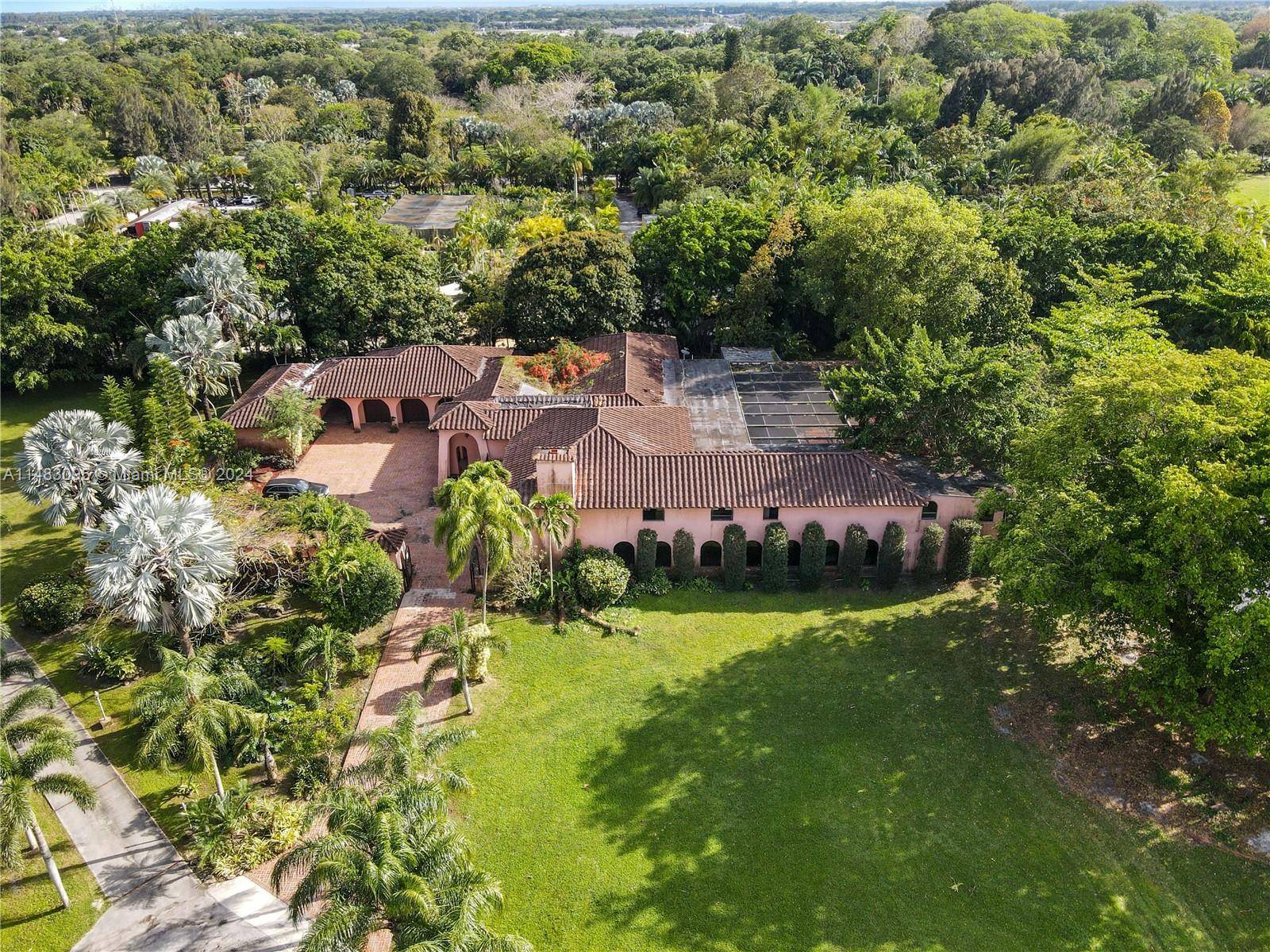 A hacienda 10 Acre Oasis in Flamingo Gardens Seize Your Slice of Paradise !