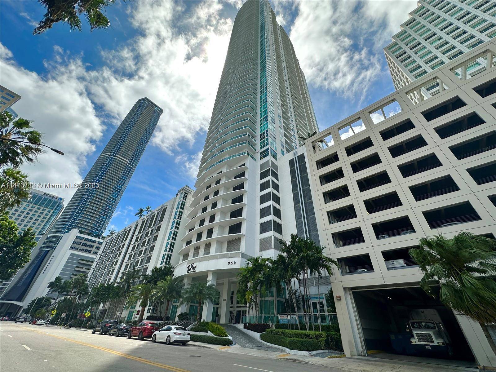 LOCATION, LOCATION ! ! ! Beautiful and Spectacular High floor at THE PLAZA BRICKELL, 53rd floor expansive ocean views and skyline views.