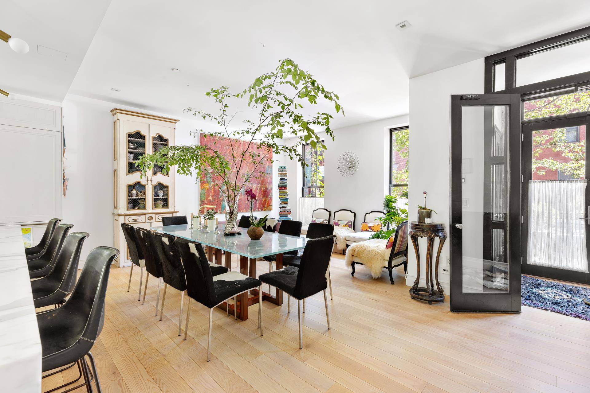 Artfully renovated with a designer's eye and modern sensibilities, 122 Congress sits on a tree lined block in Cobble Hill.
