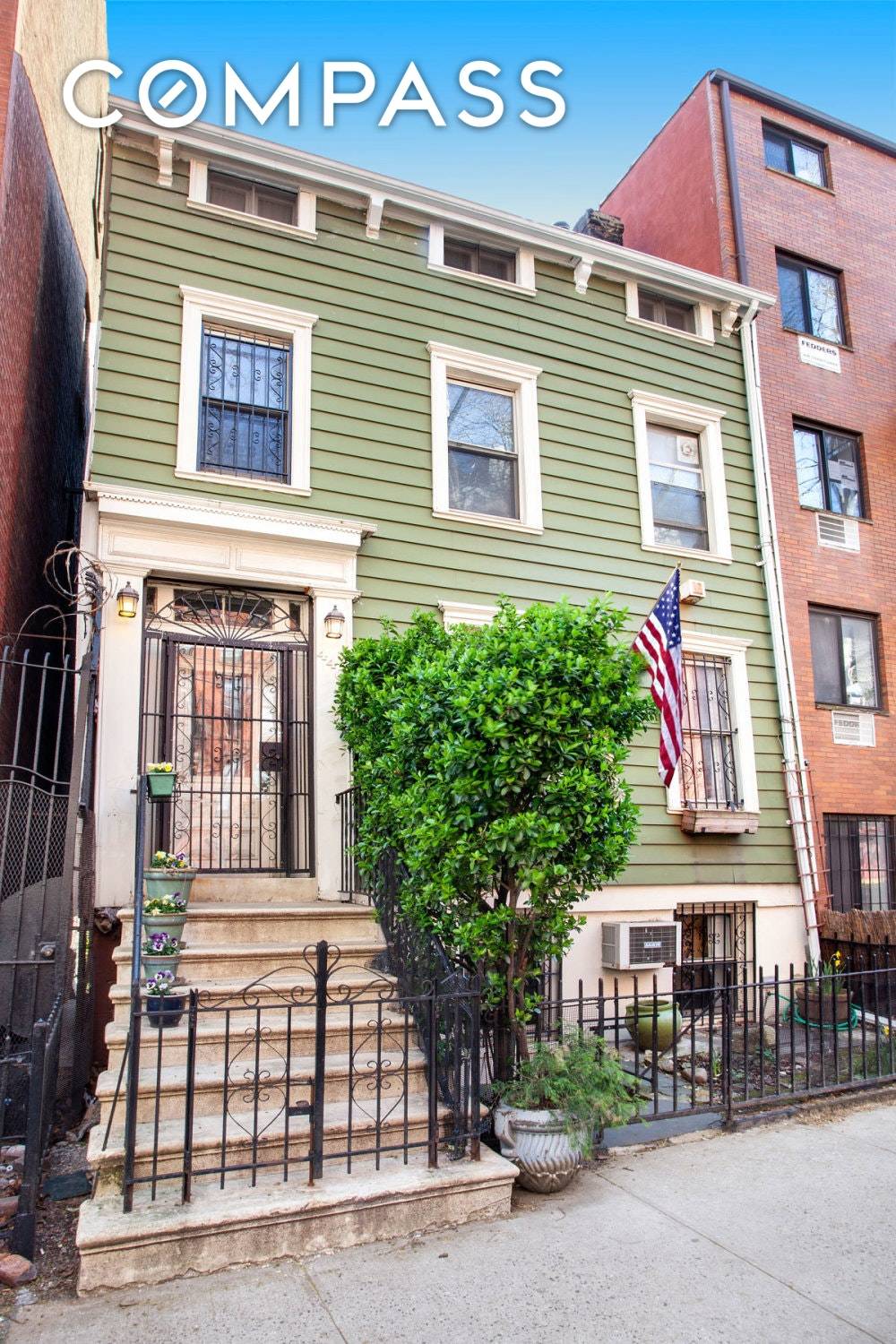 Country house in the city offers charm, light, and opportunity in cosmopolitan Boerum Hill.