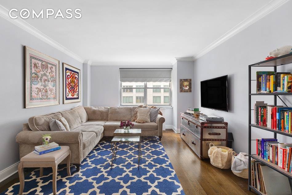 Comfort awaits you in this meticulously renovated oversized 1 bed 1 bath approximately 850sf Crystal House stunner in Gramercy, located right near Madison Square Park !