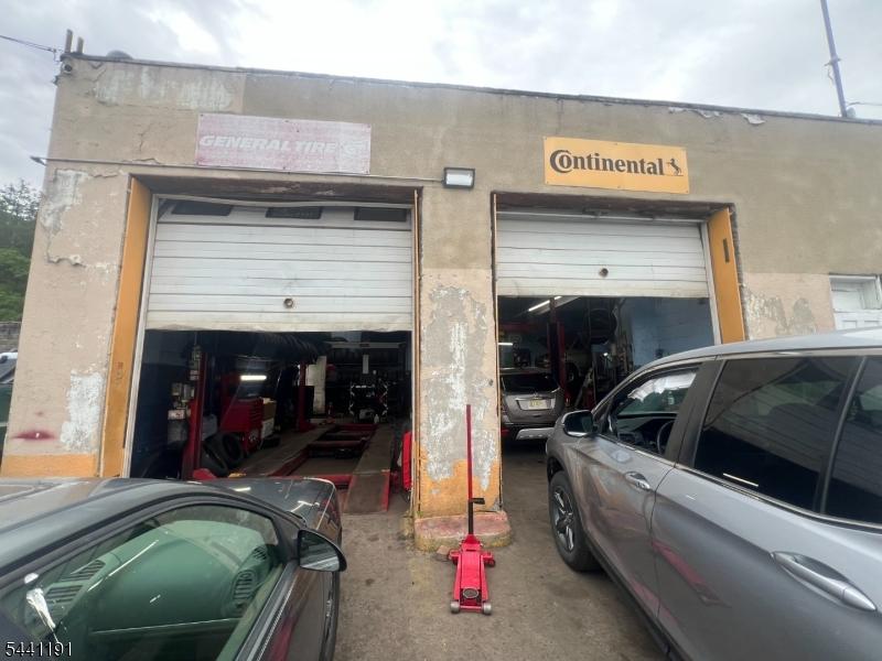 2 Car Garage entrance