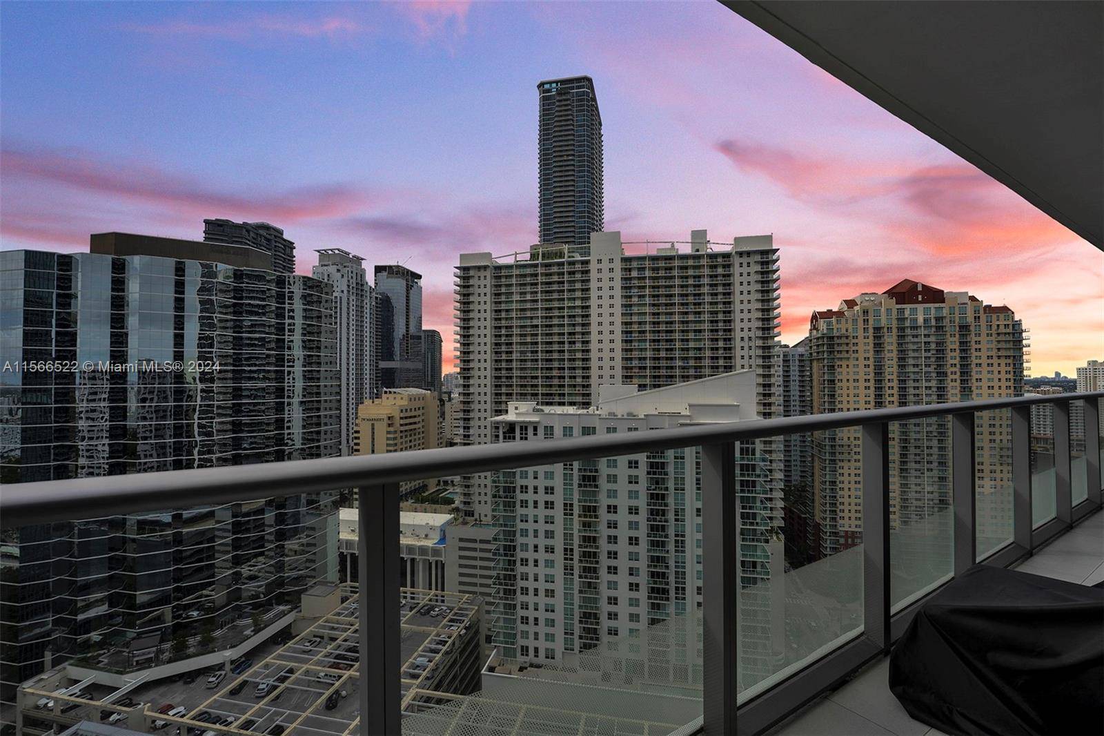 BEAUTIFUL ONE BEDROOM 1. 5 BATH UNIT FOR RENT IN BRICKELL HOUSE ON THE 27TH FLOOR WITH CITY AND PARTIAL WATER VIEWS.