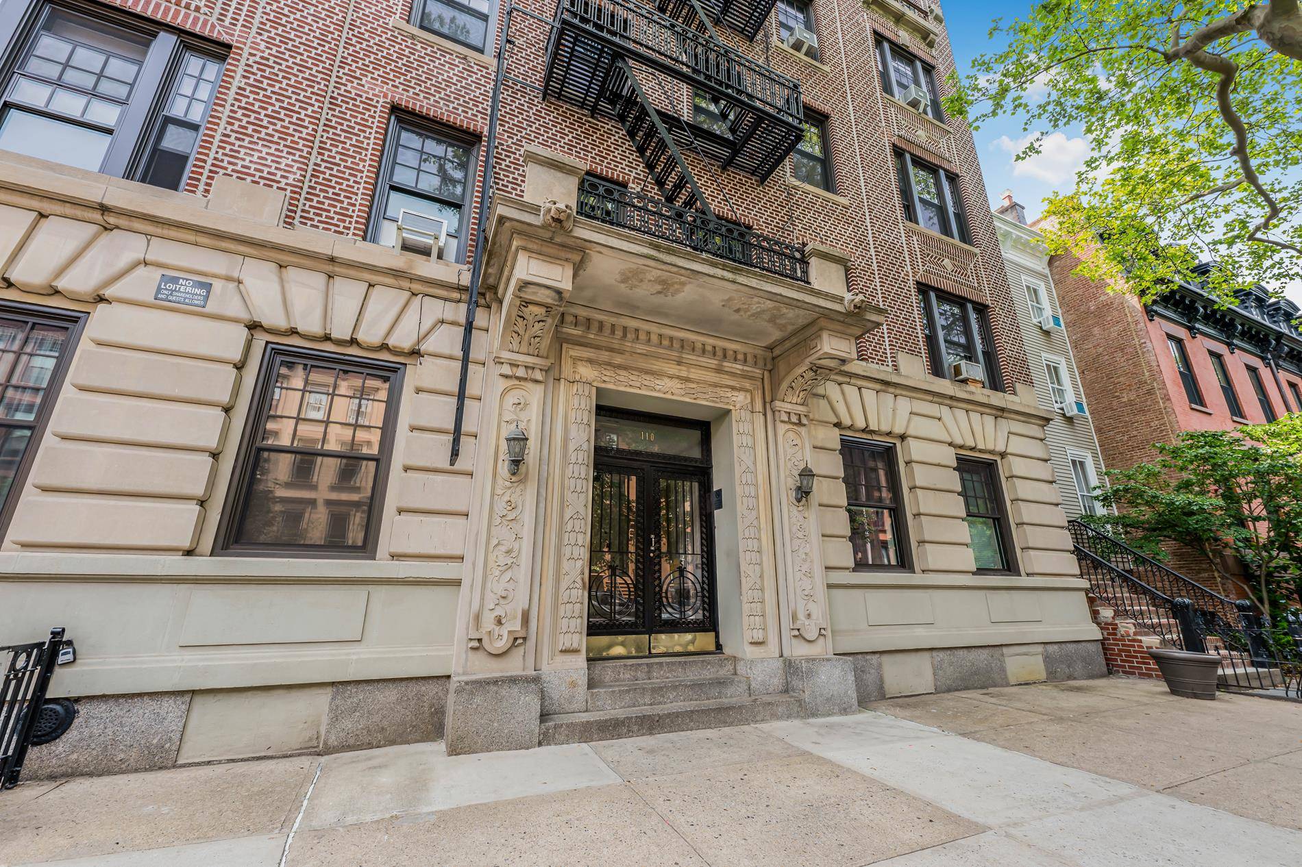 Bright amp ; Flexible Two Bedroom Possibility in the Heart of Clinton Hill Welcome to 110 Cambridge Place, Apt 5B a sun drenched, oversized home with a flexible layout, located ...