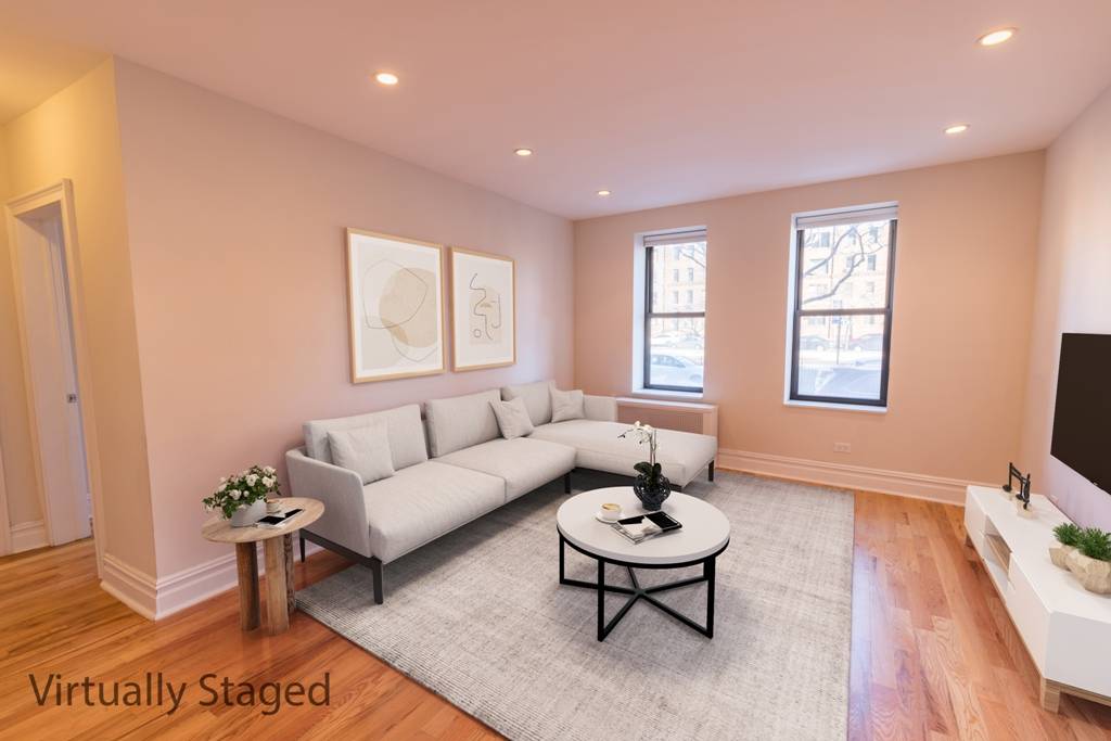 Move right in to this modern split two bedroom and one bath apartment located in the heart of Forest Hills just 2 blocks away from the express E and F ...