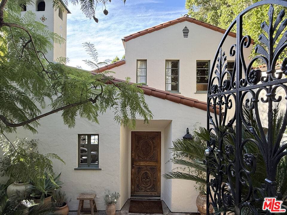 3472   Oak Glen Dr 3BR Hollywood Hills East La