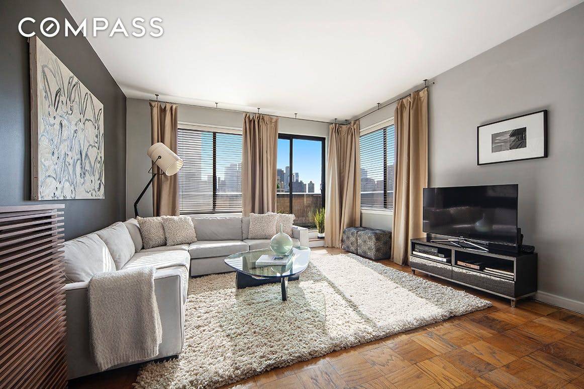 Exceptional One Bedroom Pied a Terre Penthouse with Two Outdoor Exposures.
