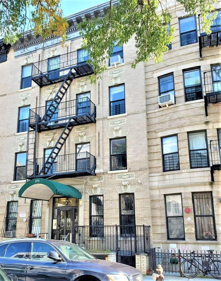 A condo apartment on Albany Ave close to Eastern Pkwy amp ; the Brooklyn Children Museum Located on Albany Ave of St Johns Pl in Crown Heights, within a short ...