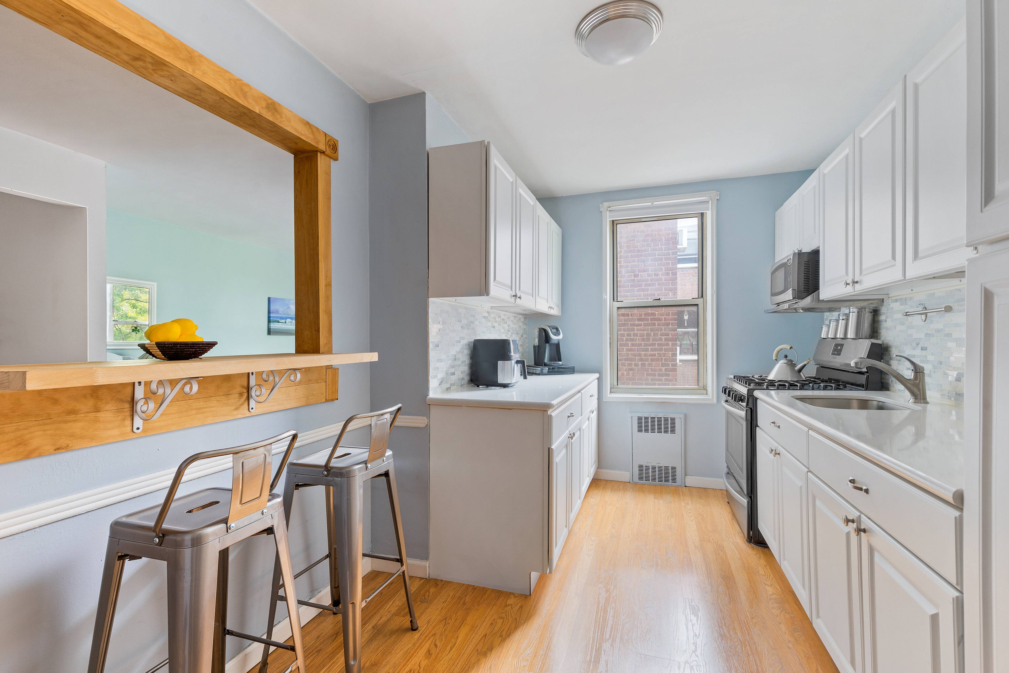 Introducing 221 McDonald Your Gateway to the Serene Heart of Windsor Terrace Nestled within the picturesque Windsor Terrace, 221 McDonald stands as an impeccably maintained co op building, exclusively occupied ...