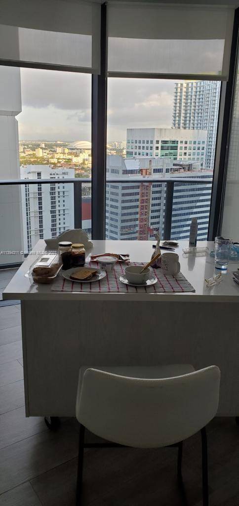 Wonderful Apt in the middle Brickell City Center and Mary Brickell Village, just a blocks from Downtown Miami.