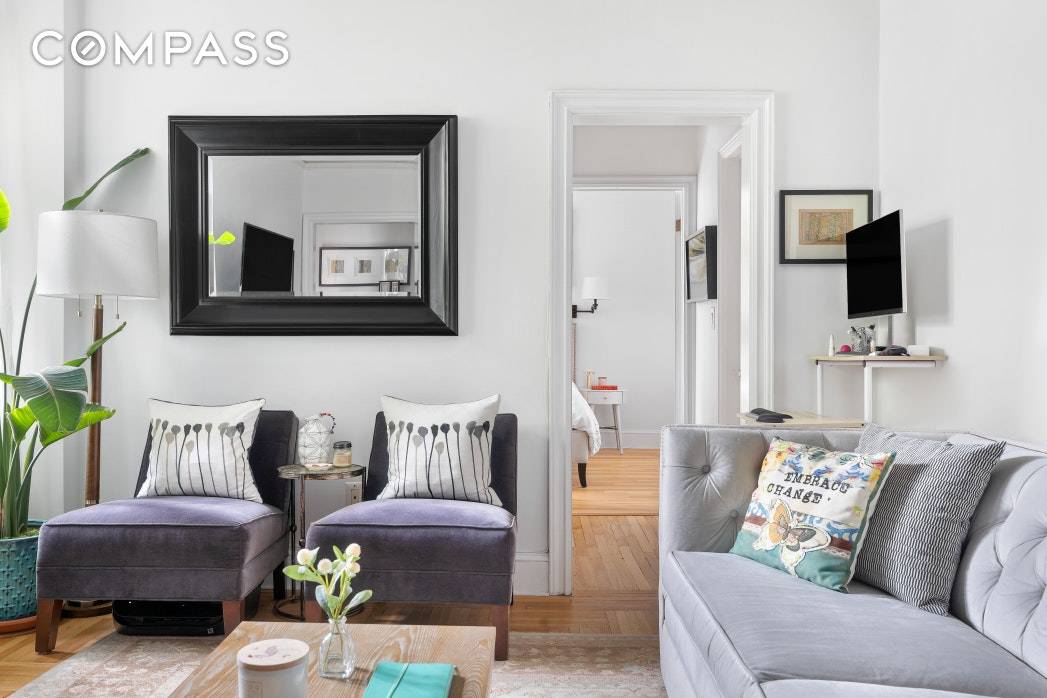 Fantastic opportunity to live on one of Brooklyn's prettiest blocks This quiet one bedroom apartment is in one of Brooklyn Heights' best Coops, 2 Grace Court.