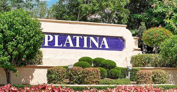 Beautifully updated 3 2 condo in Platina with over 1600 sq ft of living space.