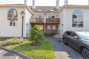 Delightful Townhouse with two bedrooms and a additional bonus room.