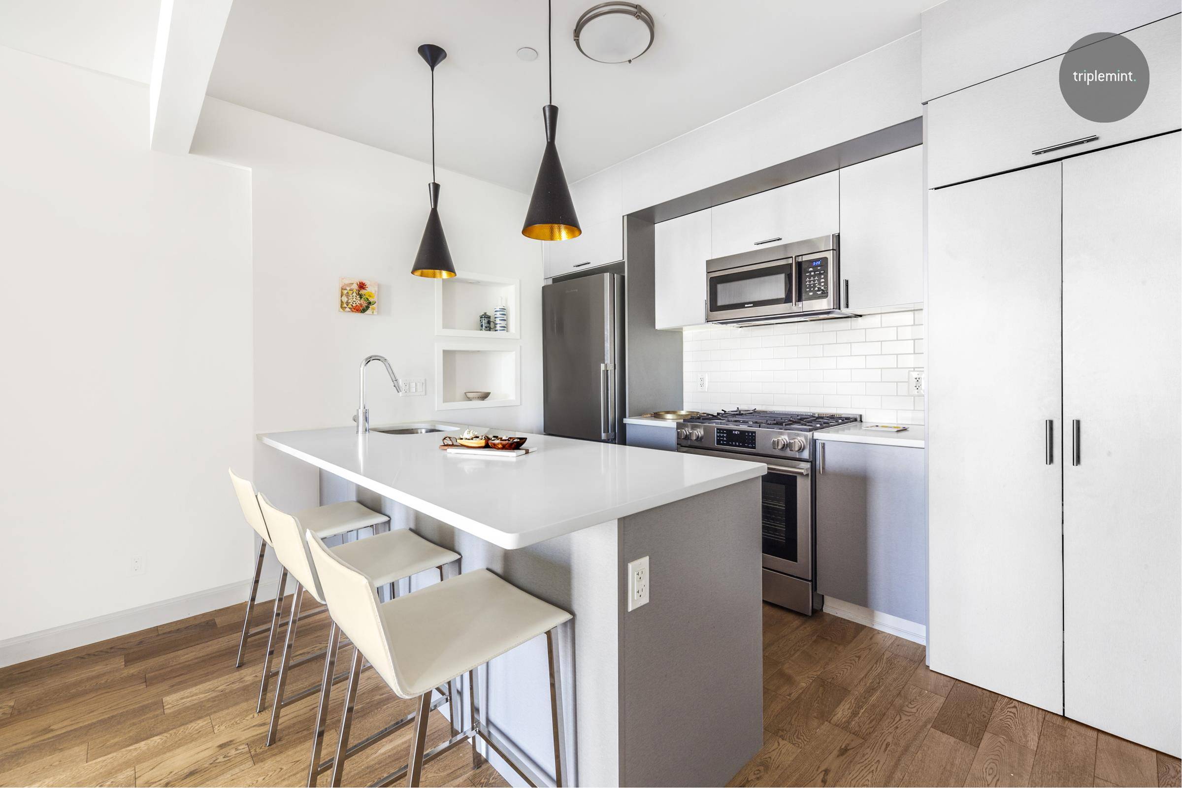 Welcome home to this modern 1 bedroom condo in a newly built boutique building nestled on the cusp of Greenpoint and Williamsburg !