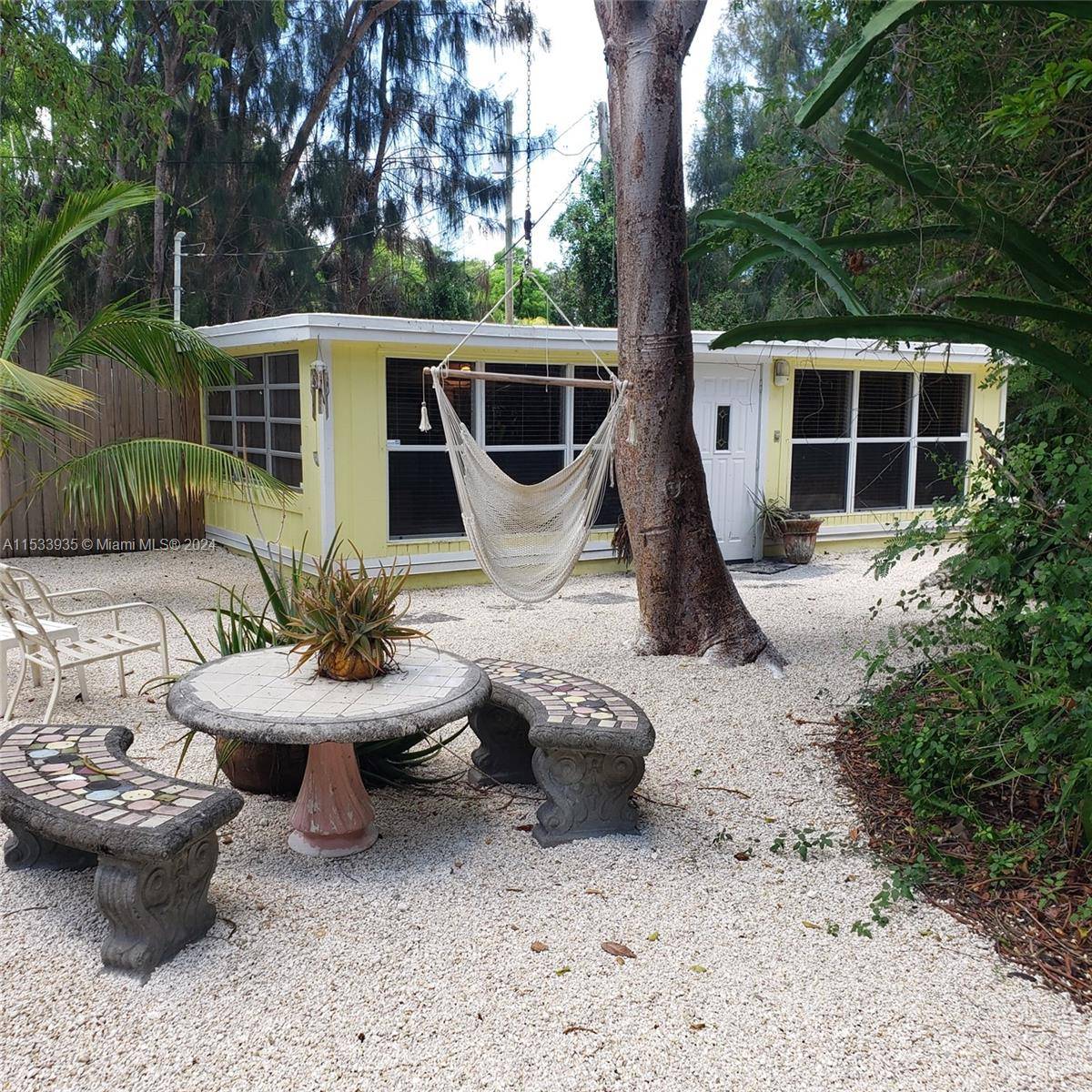 Incredible getaway. Your own private oasis just an hour from Miami in the Heart of Key Largo.