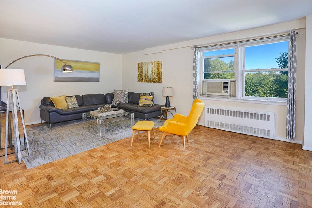Move right into this beautifully renovated three bedroom and two bathroom corner apartment in the prestigious Edmond Lee building which is centrally located and convenient for shopping and transportation.