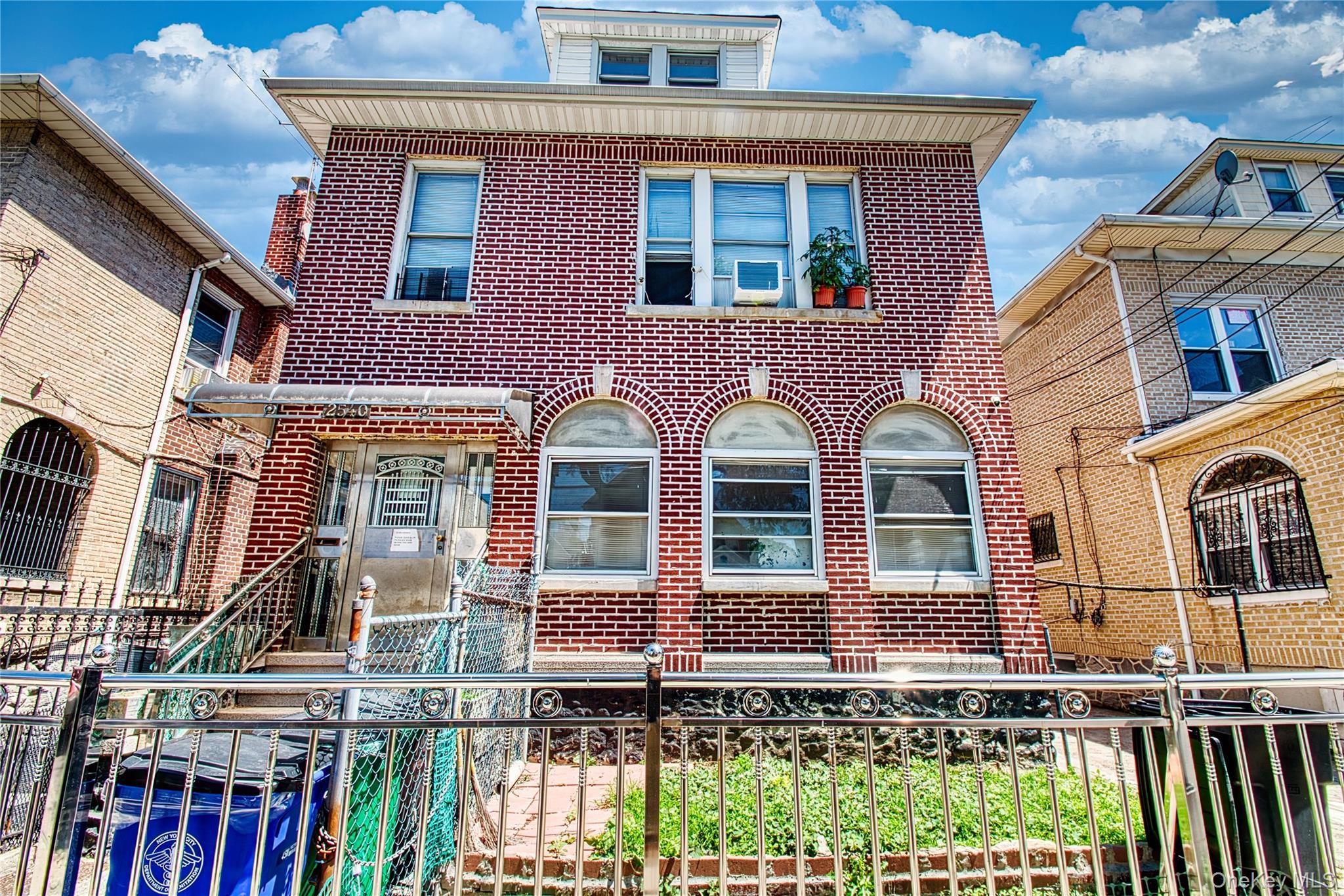 2540 Davidson Ave