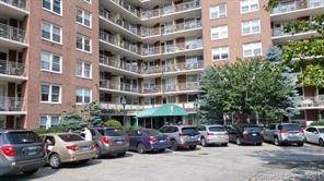 Recently updated and well maintained ranch style condo located in vibrant downtown Stamford.