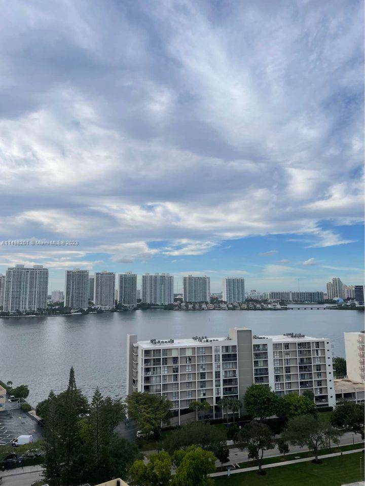 Largest corner until in the complex, 3 bedroom with 3 full bathrooms, wrap around balcony with magnificent views of Sunny Isles, ocean and bay.