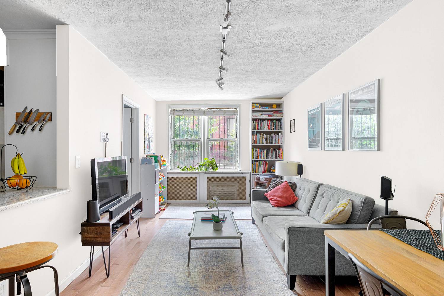 Fully renovated and move in ready 2 bedroom home, in a doorman building, nestled in the heart of historic Brooklyn Heights, on a charming, tree lined block.