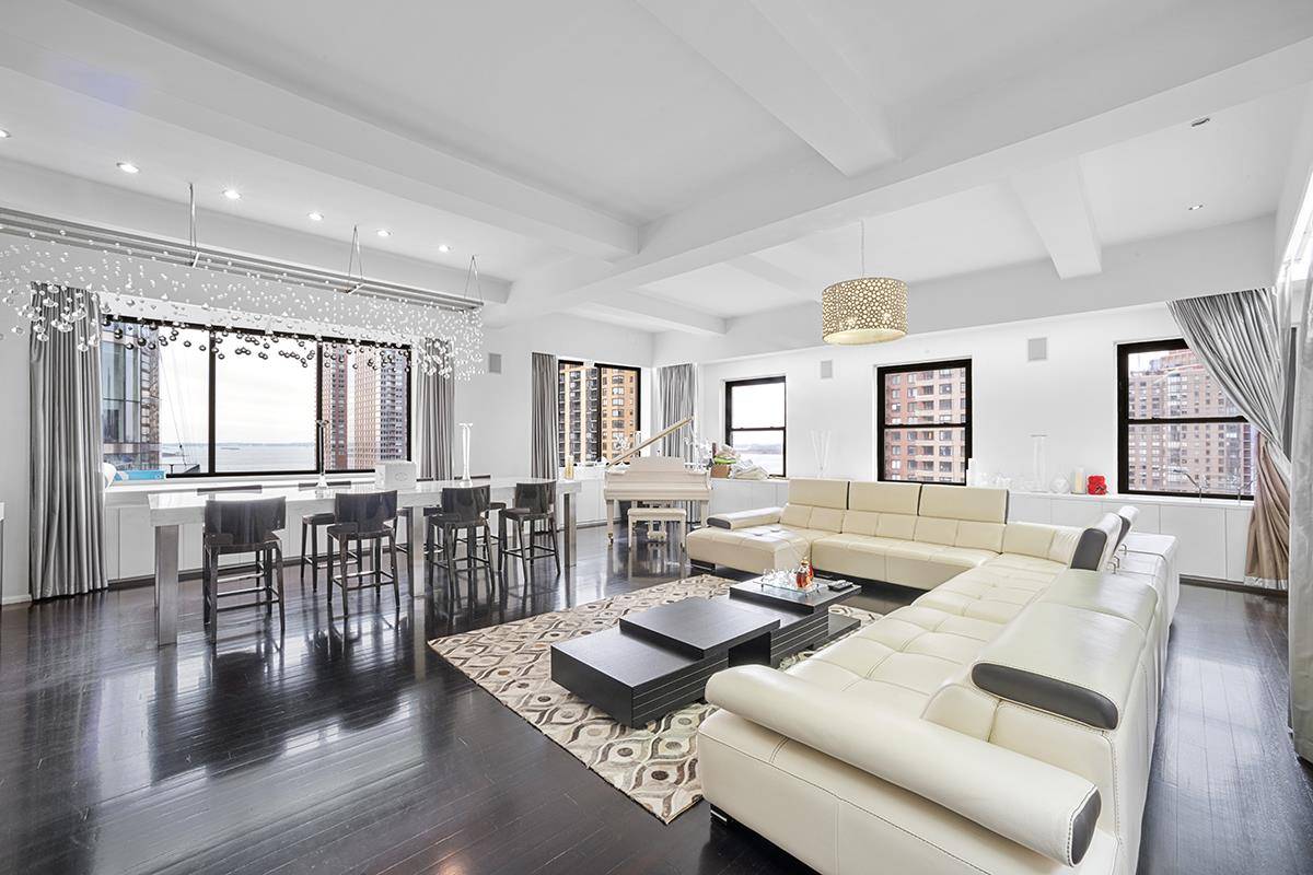 Sunny, spacious amp ; private full floor loft with Hudson River and harbor views.