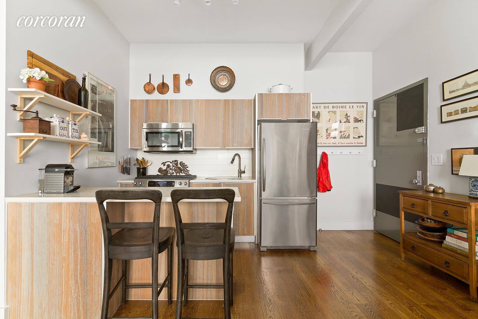655 Franklin is an intimate boutique condo building in the exciting and beautiful neighborhood of Crown Heights.
