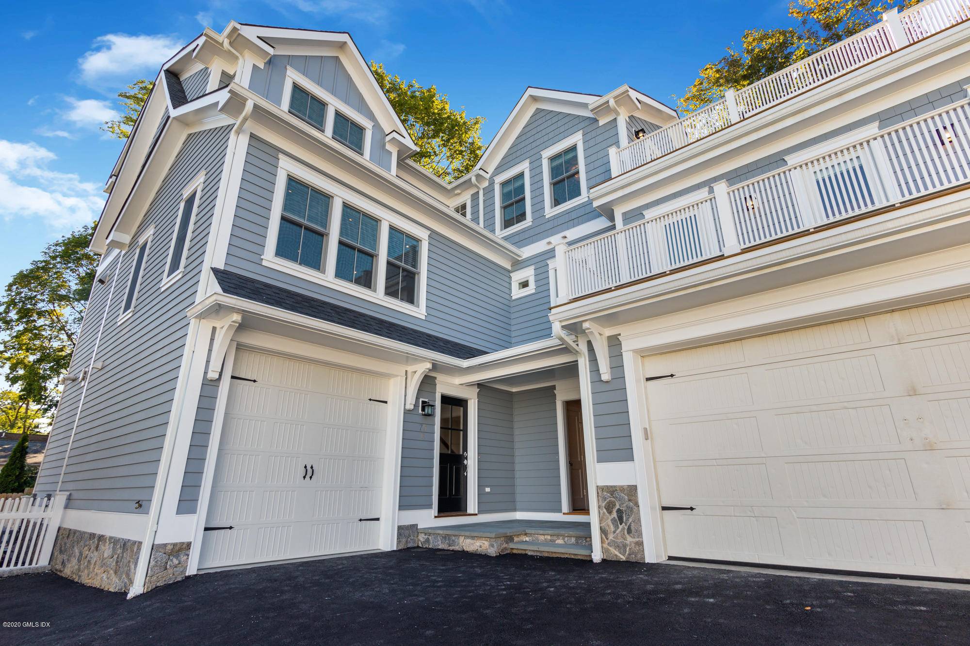 Brand new 3 bed 4 Bath townhome in the heart of Cos Cob, walk to Train, downtown, coffee shops, restaurants and more.