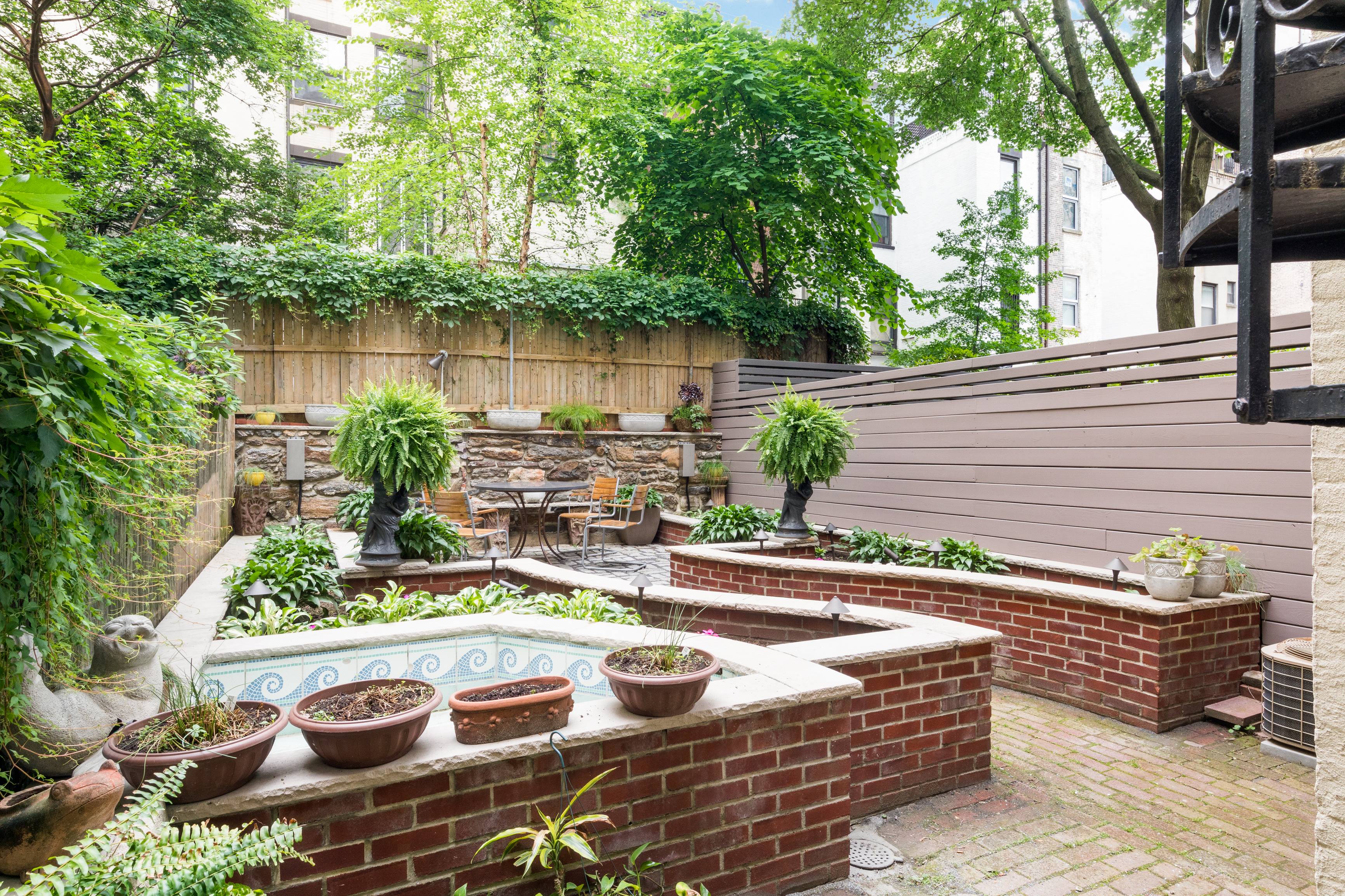 UPPER WESTSIDE CENTRAL PARK BLOCK 1000sf GARDEN UNIT NO FEE A gut renovated triple mint over sized one bedroom apartment with a beautifully manicured PRIVATE backyard, steps away from Central ...