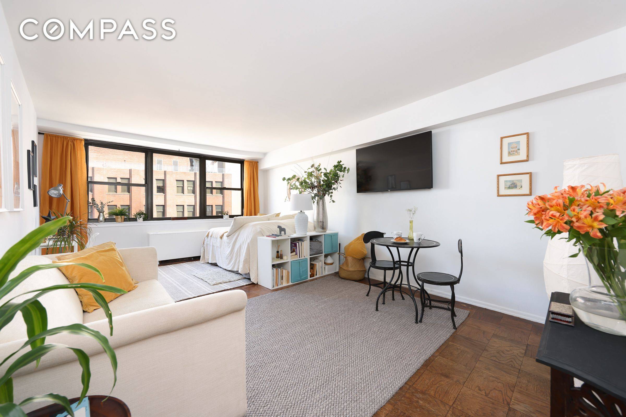 Enjoy open city views, featuring the iconic Chrysler Building, from this high floor, studio apartment.