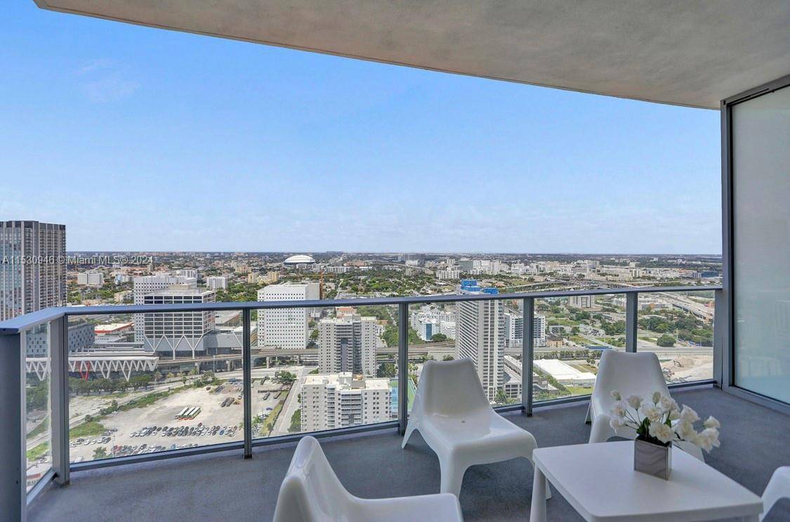 Experience the epitome of luxury living at Paramount Miami World Center, an integral part of a dynamic urban development that is reshaping the city skyline and introducing new shops to ...