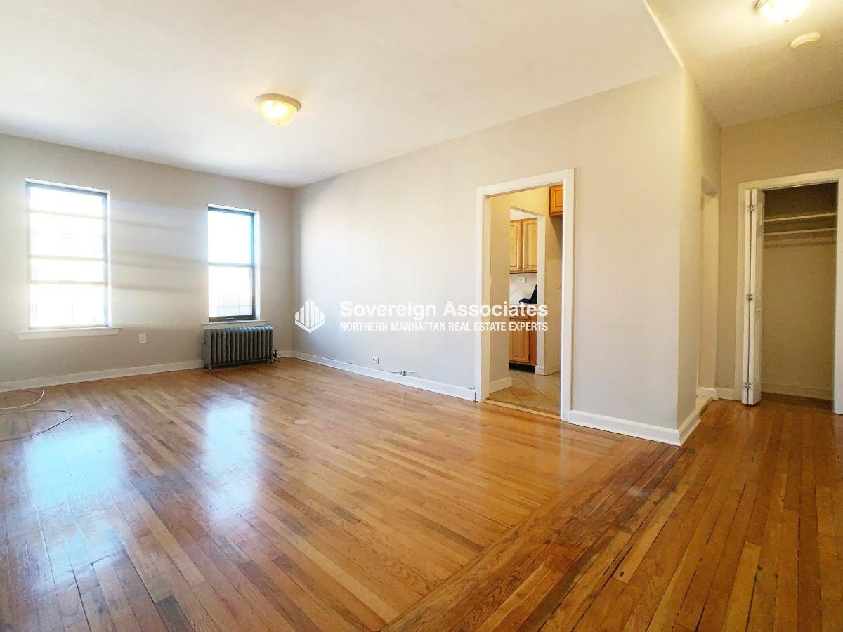 Ft. Washington Avenue true 3 bed 2 bath, laundry in unit, separate living and dining roomsAn original layout of 3 large bedrooms, two full common baths and separate living and ...