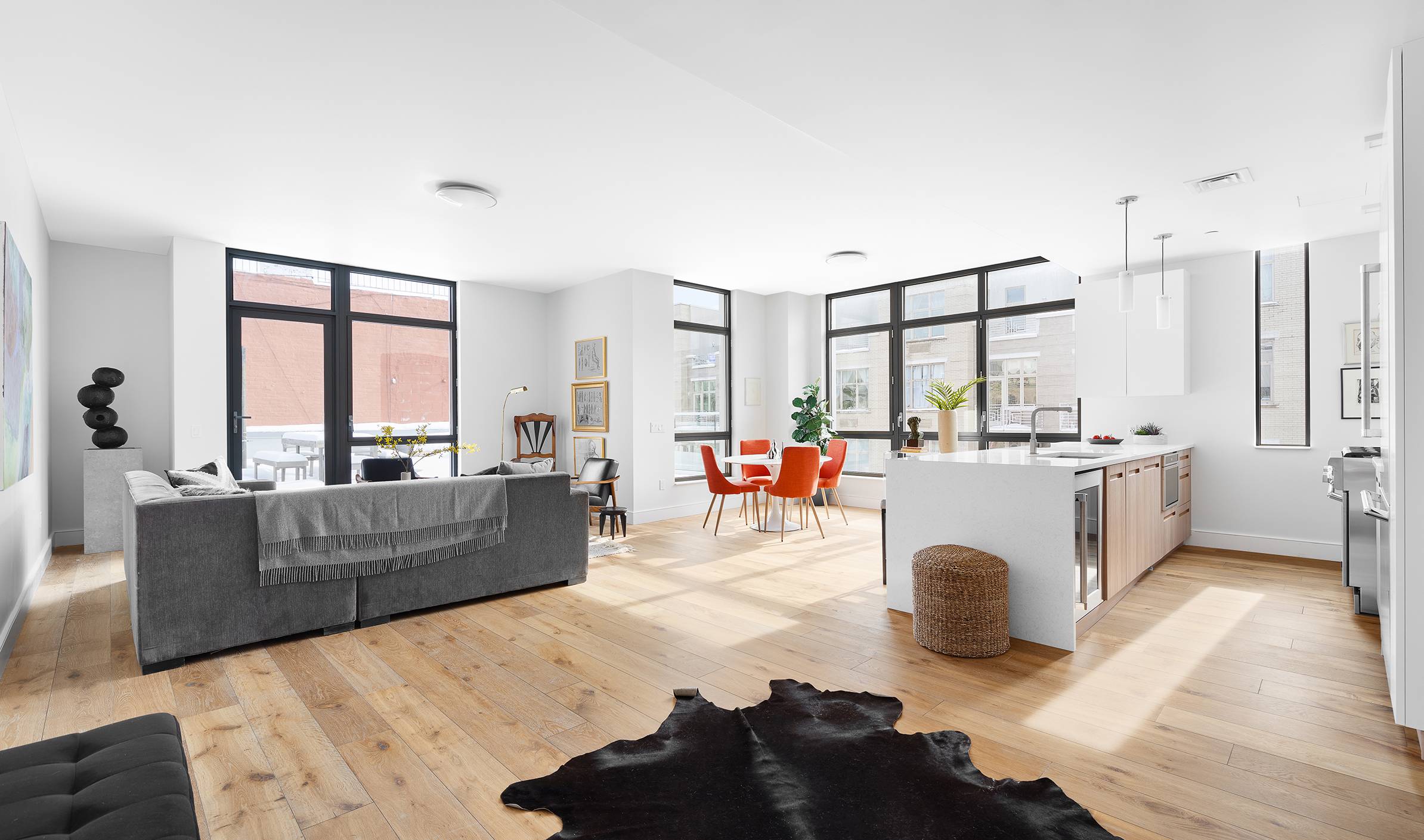 147 Hope Street is a boutique collection of new luxury condominiums located in the heart of Williamsburg.