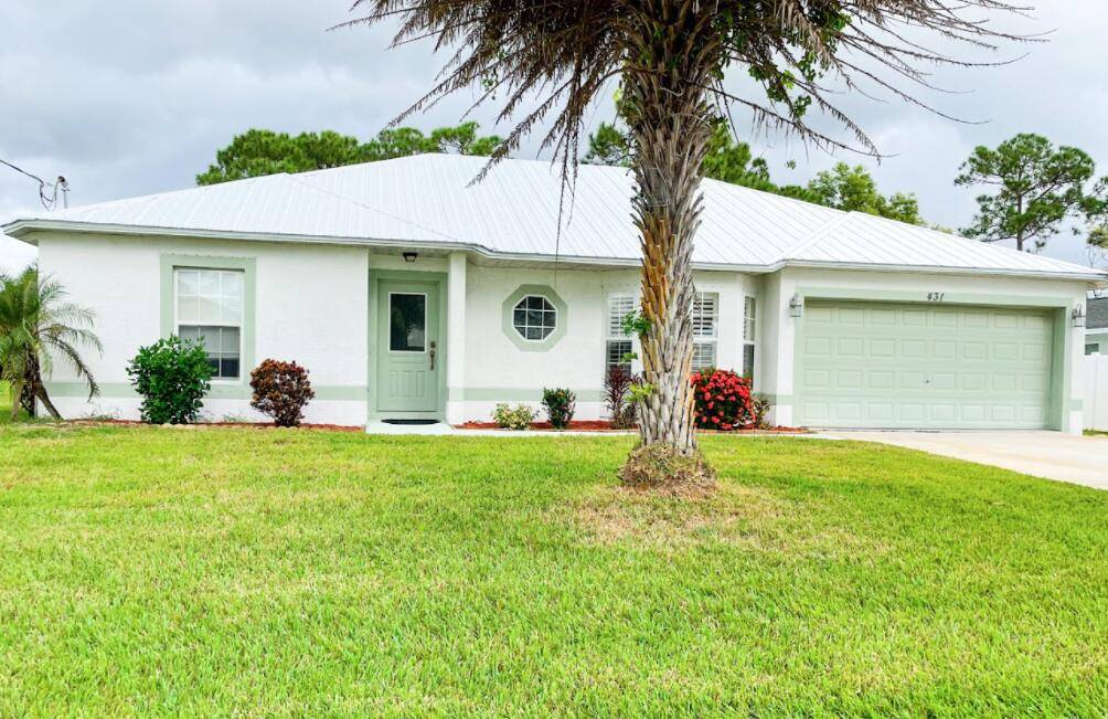 Be the first to live in this lovely 3 2 2 home in central Port St Lucie.