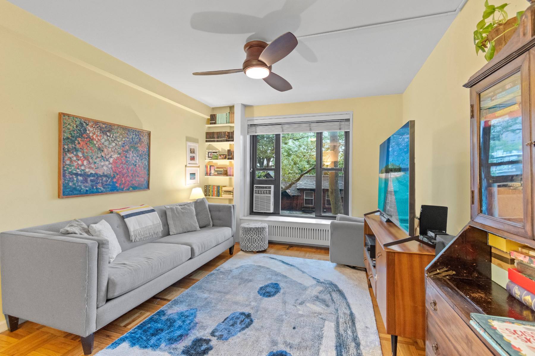 This bright, spacious home has beautiful views of carriage houses on Waverly Ave and brownstone Clinton Hill with five brand new over sized windows and two exposures.