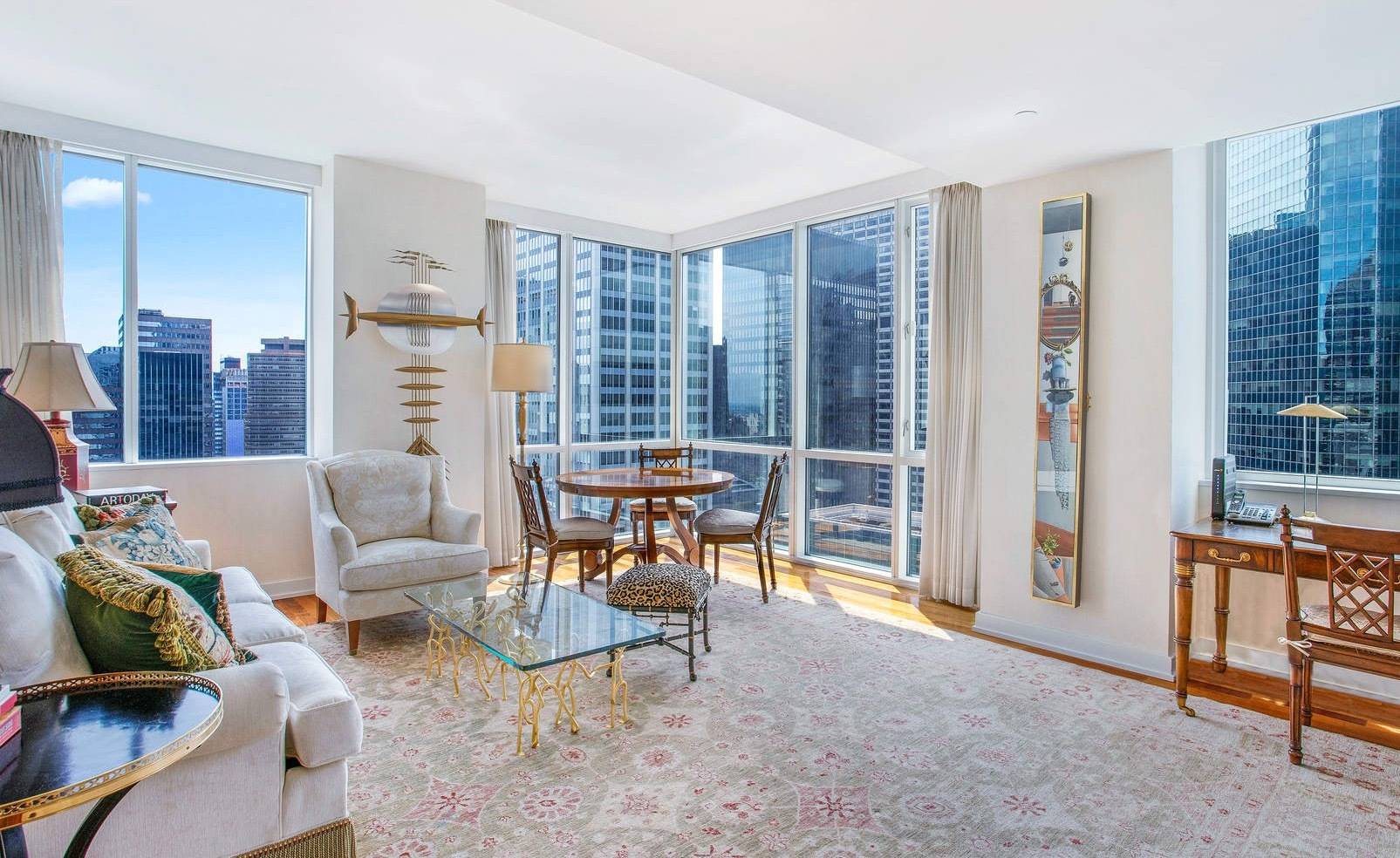 Located between Park and Madison Avenues in the heart of Midtown East, this apartment is sited at the epicenter of all things New York City !