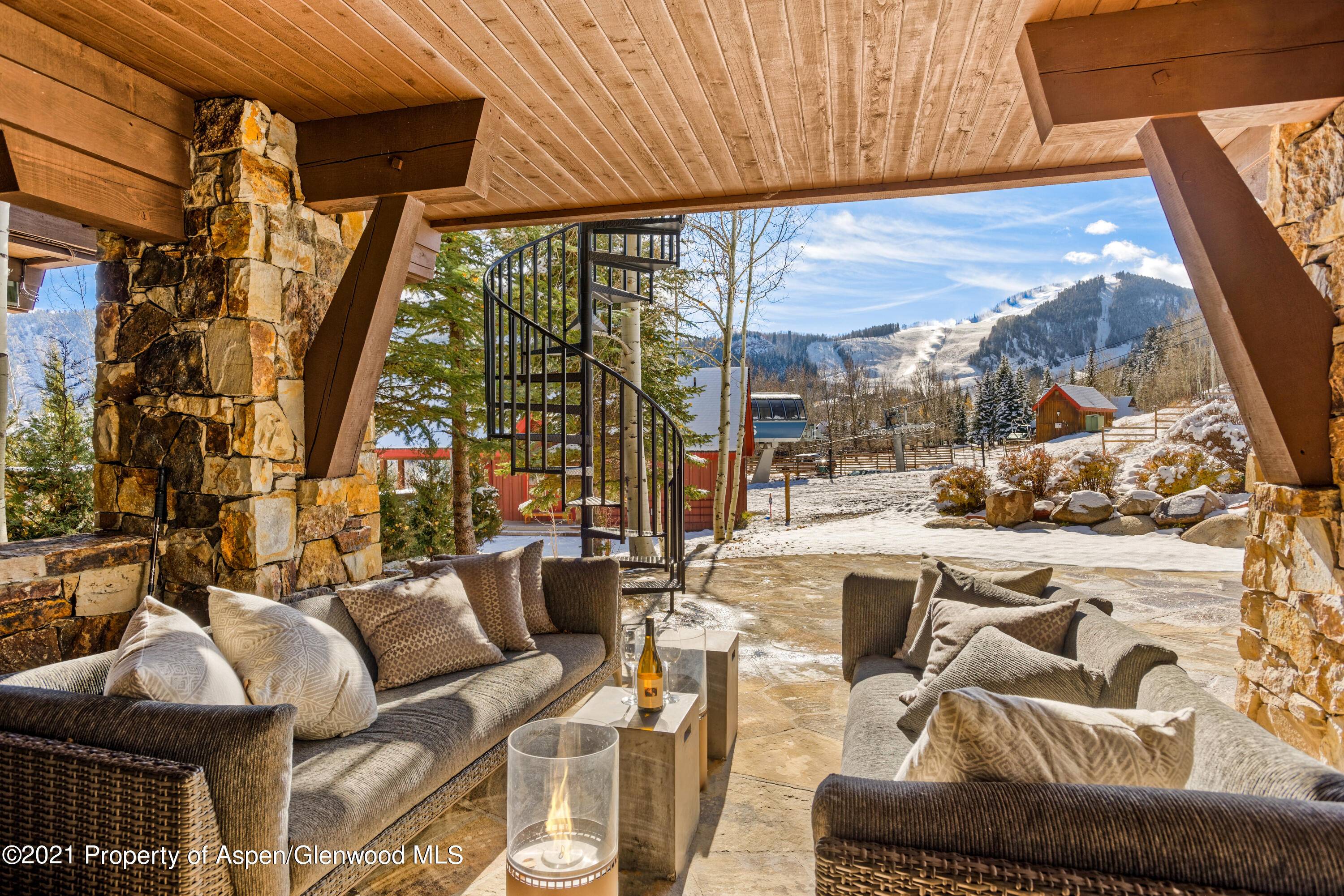 Just steps from the Tiehack lift, this 4 bedroom townhome is the ultimate ski in, ski out property.