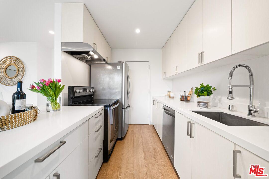 Modern kitchen